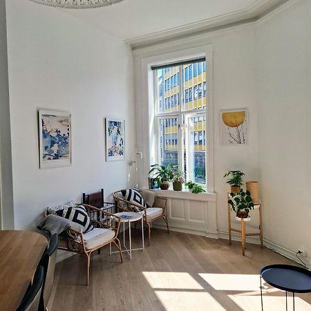 Bright And Charming Apartment From 1878 With View To The New National Museum In オスロ エクステリア 写真